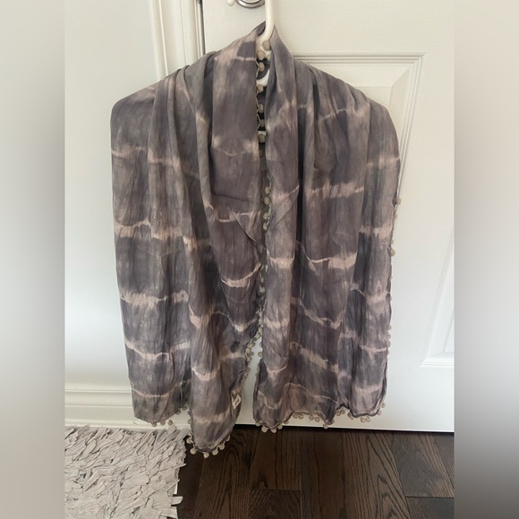 Bundle of Scarves - Picture 2 of 4